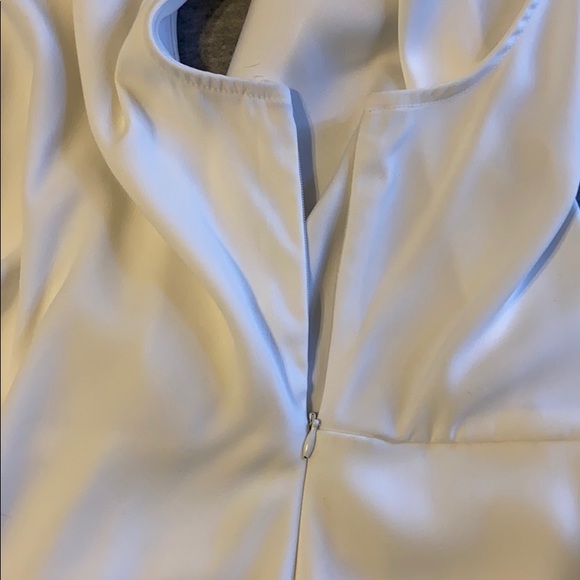 White Top - Picture 4 of 5